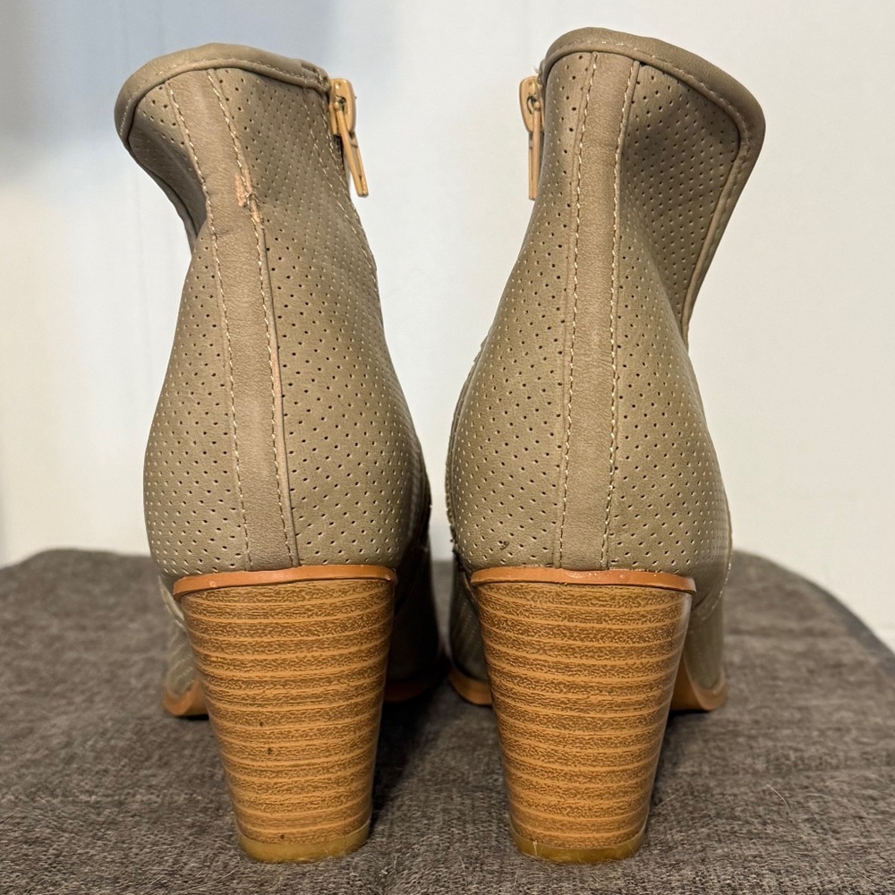 Tan Heeled Booties - Picture 4 of 8
